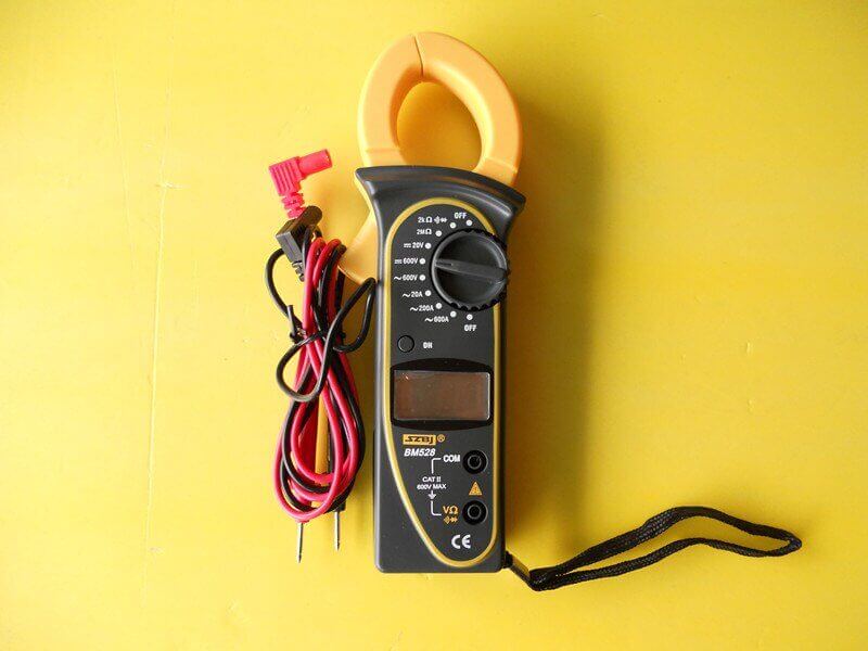 BM528-Digital-AC-Clamp-Meter-Clamp-Ammeter-Ohmmeter-Thermometer-800x600-1-1.jpg Main image