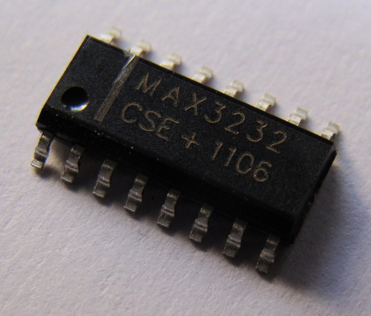 MAX3232-SMD-RS-232-Transceivers-IC.jpg Main image