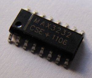 MAX3232-SMD-RS-232-Transceivers-IC